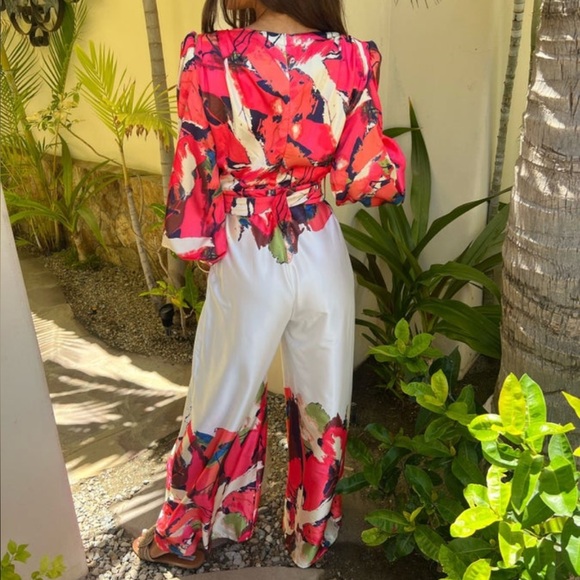 These Three Boutique floral white satin belted jumpsuit NWT - Picture 2 of 3